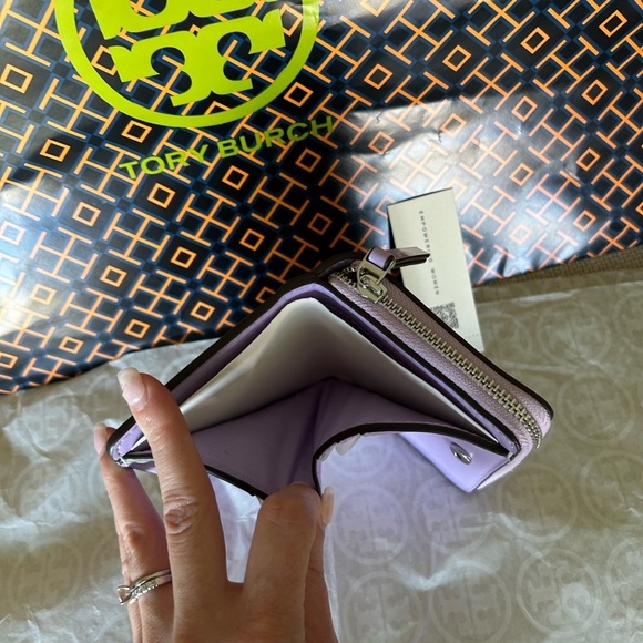 Tory Burch Britten Patent Bifold Wallet Lavender Silver Light Purple - Picture 7 of 11
